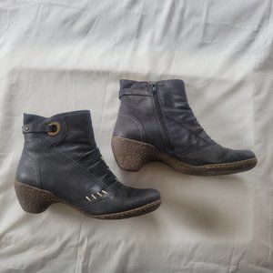 Pikolinos Black Ankle Boots